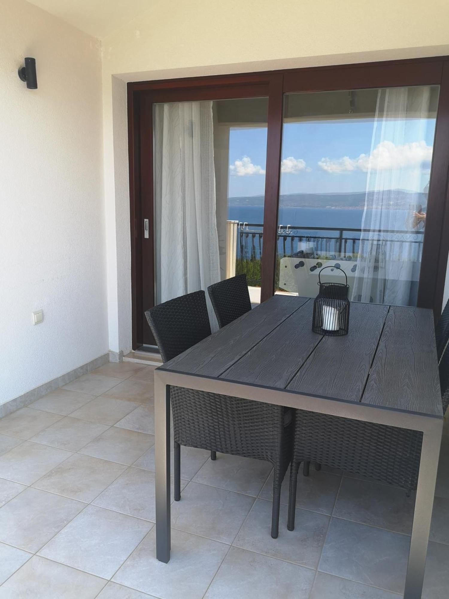 Vila Jadran Omis Luaran gambar